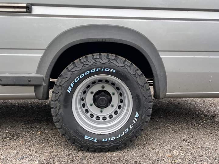 Volkswagen LT46 AT tire 215/80 15